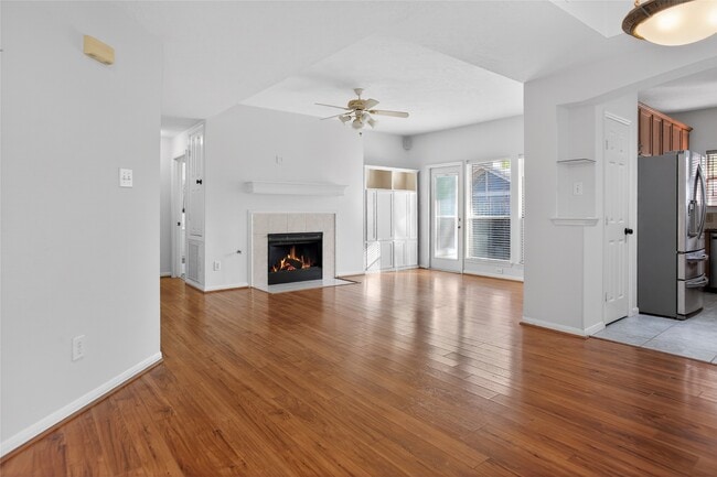 property at 15 S Avonlea Cir