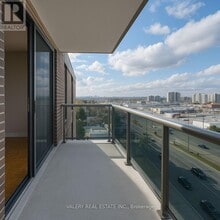 35 Confederation Dr in Toronto, ON - Building Photo - Building Photo