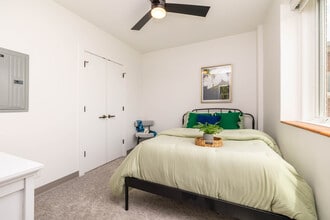 Larimore Senior Residences in Omaha, NE - Foto de edificio - Interior Photo