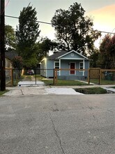 2715 Cochran St in Houston, TX - Building Photo - Building Photo