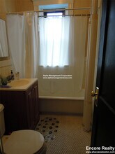 17-19 Washington St. Unit 104 in Malden, MA - Foto de edificio - Building Photo