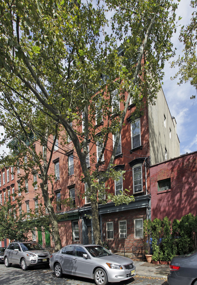 102 Morris St in Jersey City, NJ - Foto de edificio - Building Photo