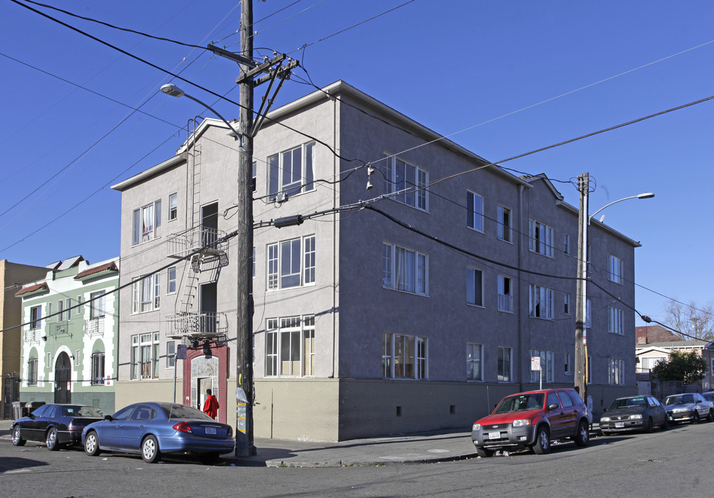 1945 26th Ave in Oakland, CA - Building Photo