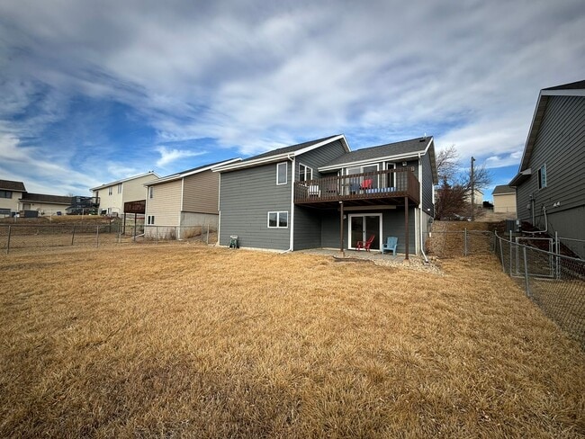 1111 Field View Dr in Rapid City, SD - Building Photo - Building Photo