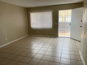 1184-1186 Florida St in Imperial Beach, CA - Foto de edificio - Building Photo