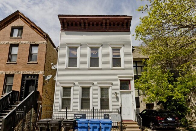 property at 1016 W Fry St