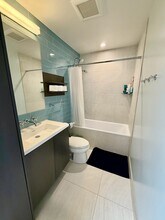 747 W Dickens Ave in Chicago, IL - Building Photo - Building Photo