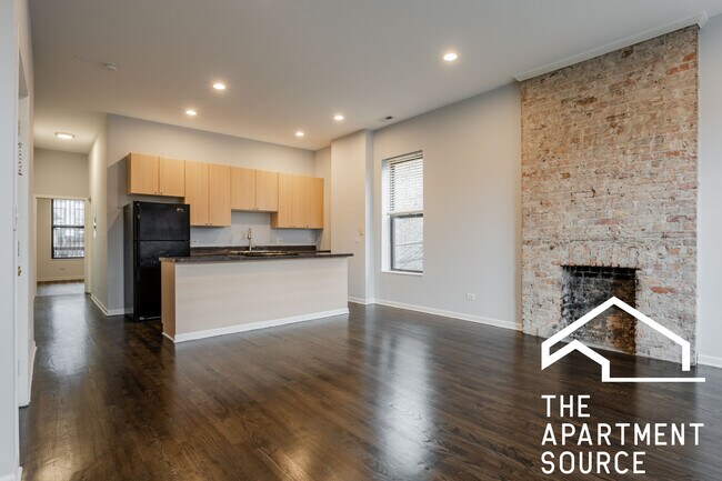 2835 W Medill Ave, Unit 1 in Chicago, IL - Building Photo - Building Photo