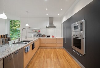 35 Thornberry Rd in Winchester, MA - Building Photo - Building Photo