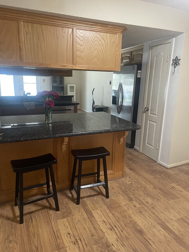 2703 Walnut Hollow St