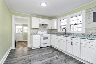 1208 Saratoga Dr in Charlotte, NC - Building Photo - Building Photo