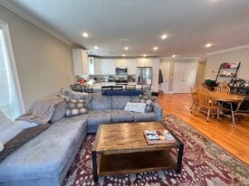 116 Holland St, Unit 2L in Somerville, MA - Building Photo