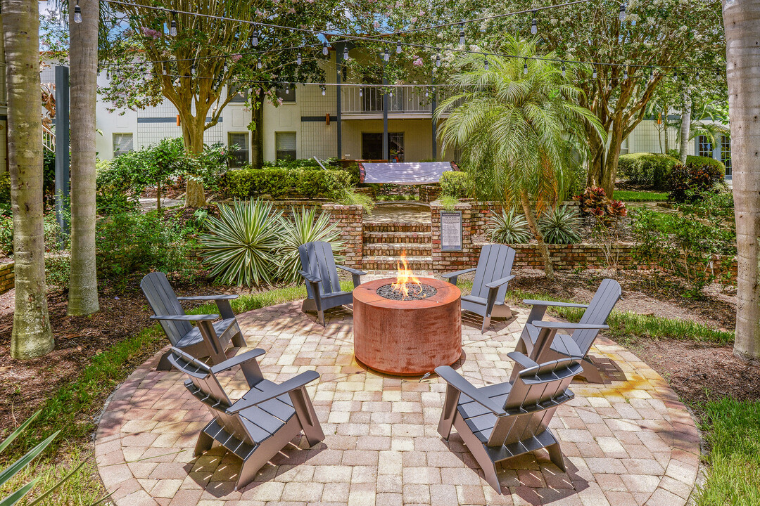 Westshore Palms at Kennedy in Tampa, FL - Foto de edificio