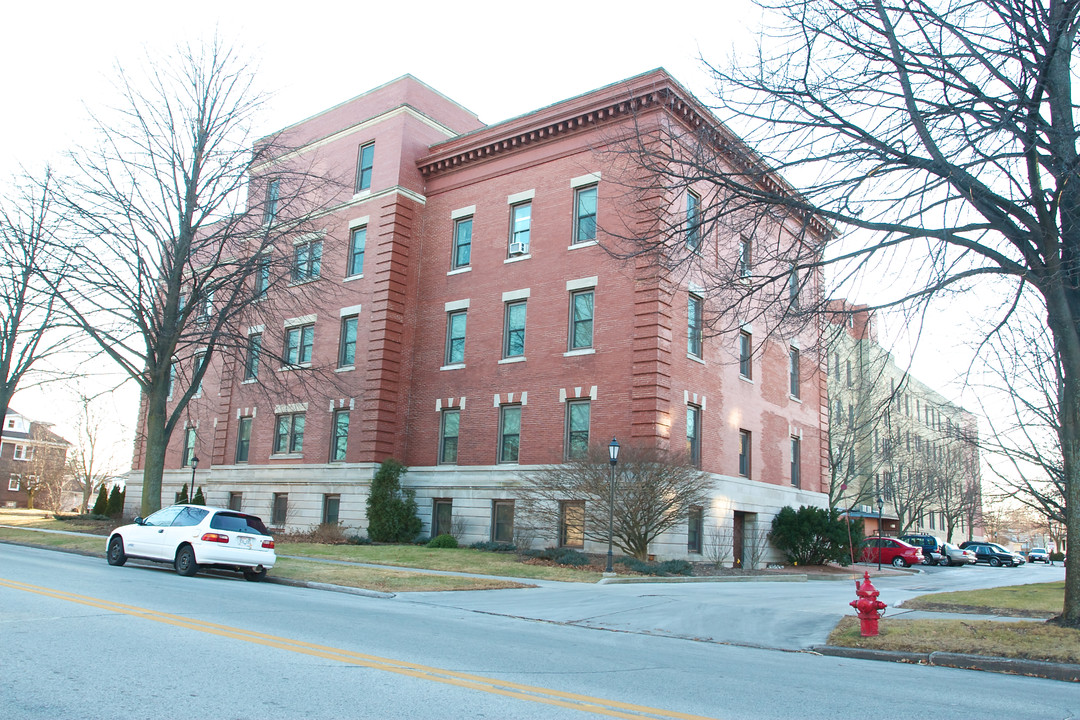 St Nicholas Apartments in Sheboygan, WI - Building Photo