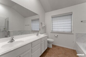 5613 Lomita Verde Cir in Austin, TX - Building Photo - Building Photo