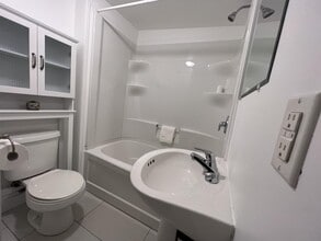 241 Carillon St in Ottawa, ON - Building Photo - Building Photo