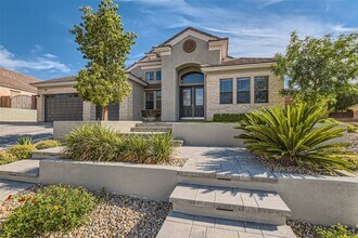 2213 Big Bar Dr in Henderson, NV - Foto de edificio - Building Photo