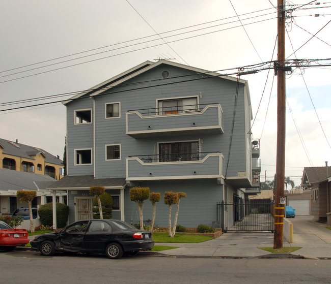 580 Nebraska Ave in Long Beach, CA - Foto de edificio - Building Photo