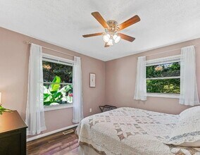 109 Wicklow Dr in Asheville, NC - Building Photo - Building Photo