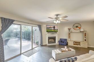 2065 Emerald Terrace in Mount Pleasant, SC - Building Photo - Building Photo
