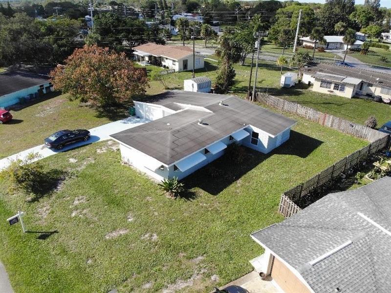 229 E Arbor Ave in Port St. Lucie, FL - Building Photo