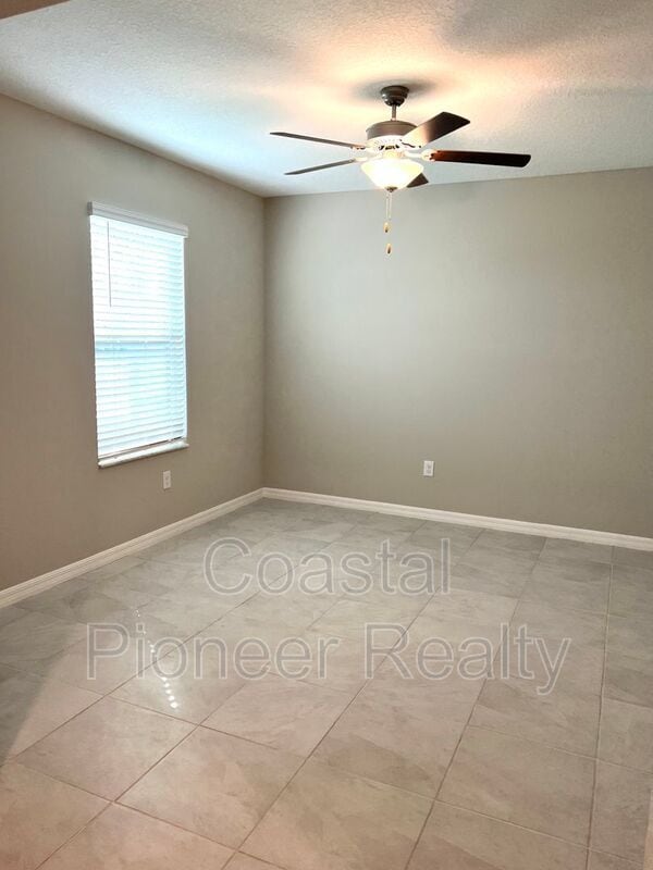 16695 Parker River St in Wimauma, FL - Building Photo - Building Photo