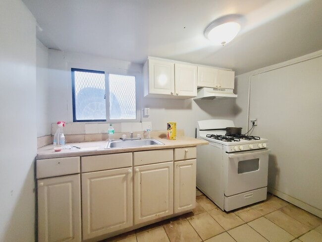 1684 John F Kennedy Blvd, Unit 3