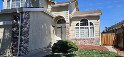 270 Camelot Dr in Tracy, CA - Building Photo - Building Photo