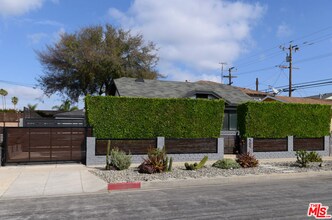 509 E Buckthorn St in Inglewood, CA - Foto de edificio - Building Photo