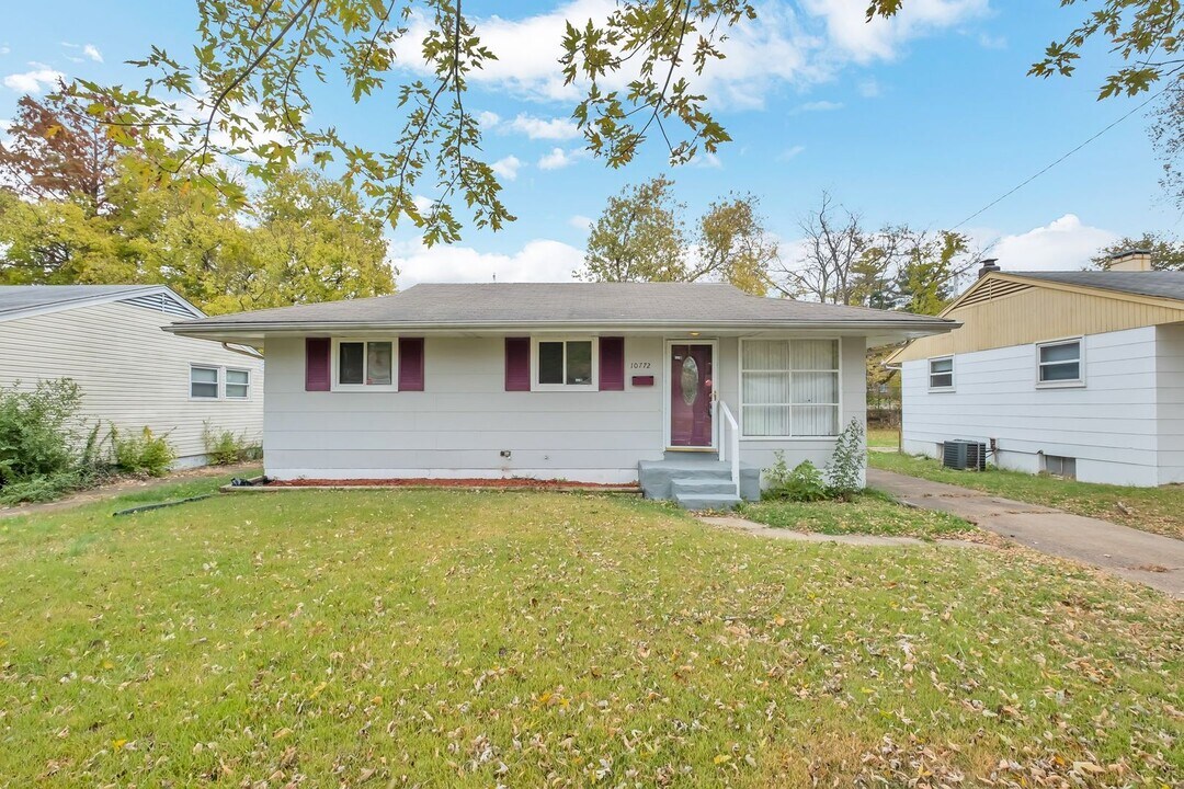10772 Spring Garden Dr in St. Louis, MO - Building Photo