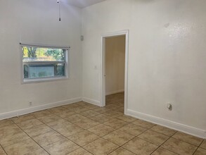775 W 75th St in Hialeah, FL - Building Photo - Building Photo