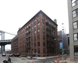 25 Washington Street in Brooklyn, NY - Foto de edificio - Building Photo