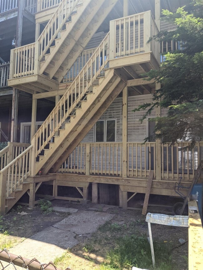 6 Evergreen Sq, Unit 3 in Somerville, MA - Building Photo - Building Photo