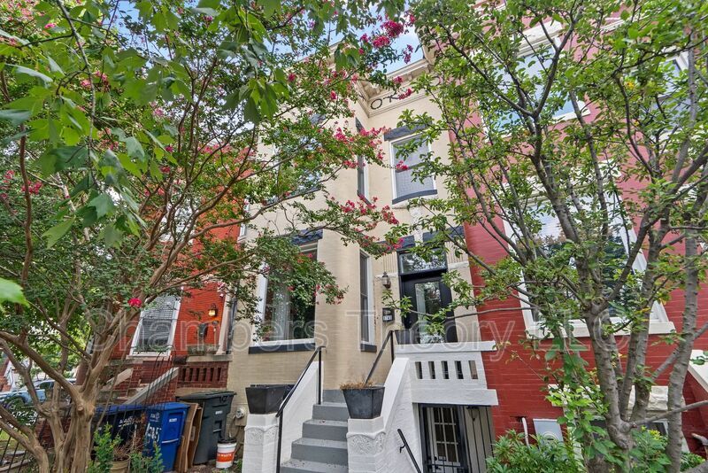 1745 First St NW in Washington, DC - Building Photo