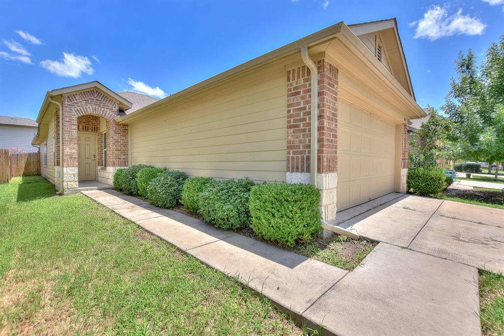 14513 Callan Ct in Manor, TX - Building Photo