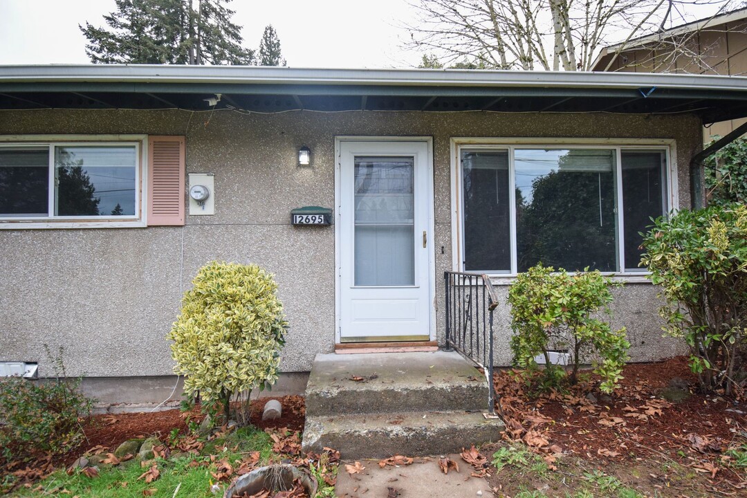 12695 SE 27th Ave-Unit -12695 in Portland, OR - Building Photo