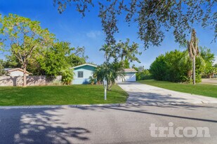 1798 Faulds Rd N in Clearwater, FL - Building Photo