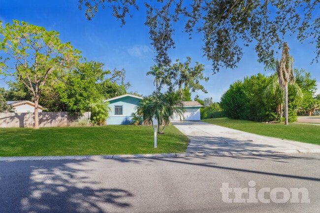 property at 1798 Faulds Rd N