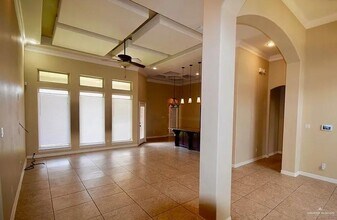 1919 W Ventura Dr in Pharr, TX - Building Photo - Building Photo