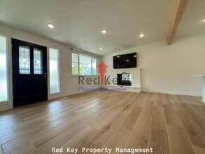 543 Stansbury Ave in Tooele, UT - Building Photo - Building Photo