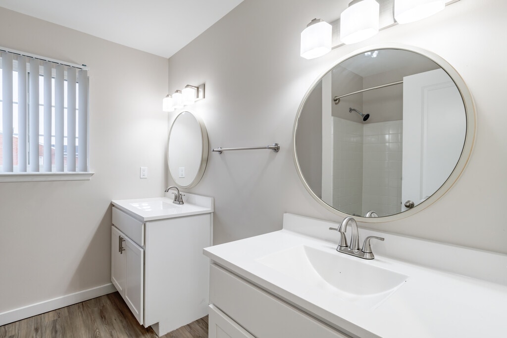 Manor Apartments in Sterling Heights, MI