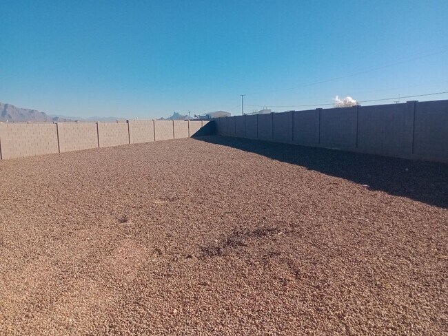 300 S Seneca Dr in Eloy, AZ - Building Photo - Building Photo