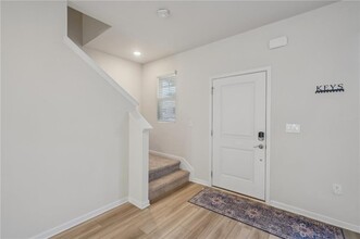 1076 Thomasville Estates Wy SE in Atlanta, GA - Building Photo - Building Photo