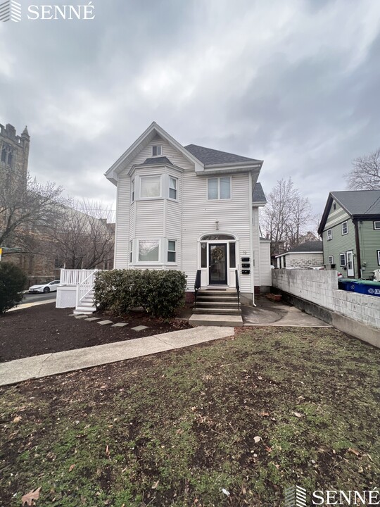 72 College Ave in Somerville, MA - Building Photo