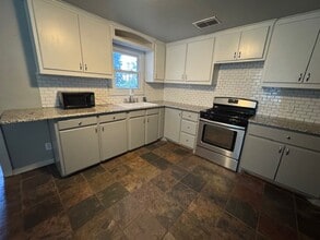 1380 W Frey in Stephenville, TX - Building Photo - Building Photo