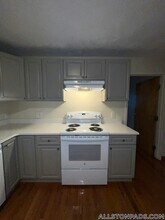 1110 Commonwealth Ave, Unit 708 in Boston, MA - Building Photo - Building Photo