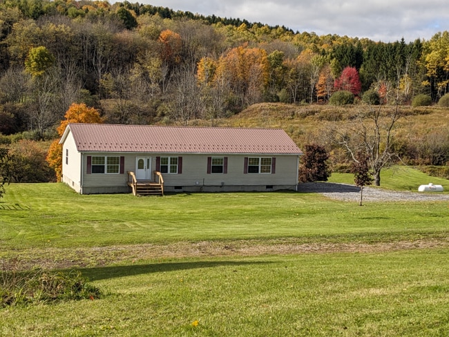 10915 Roloson Rd in Prattsburgh, NY - Building Photo - Building Photo