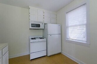 2310 Center Ave in Charlottesville, VA - Building Photo - Building Photo