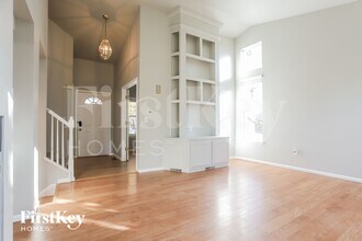 19032 E Whitaker Pl in Aurora, CO - Building Photo - Building Photo