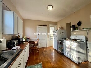 803 Parker St, Unit 3 in Boston, MA - Foto de edificio - Building Photo